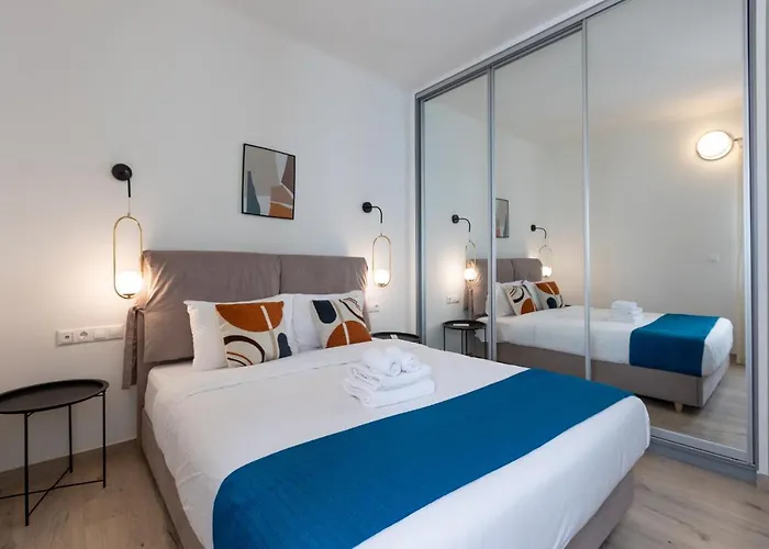 Elvis 2-Bedroom Apartment In Athens